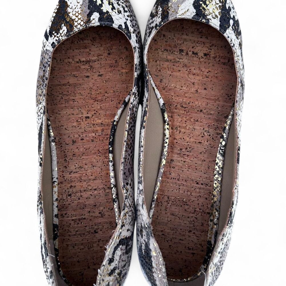 Michael-kors Women's snake skin flats size 8.5 gold‎ flake workwear